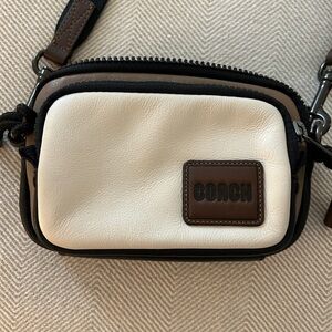 Coach pacer crossbody